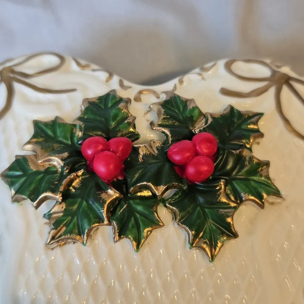 Vintage Christmas Heart Shaped Ceramic Planter Vase Holly Berries Gold Trim